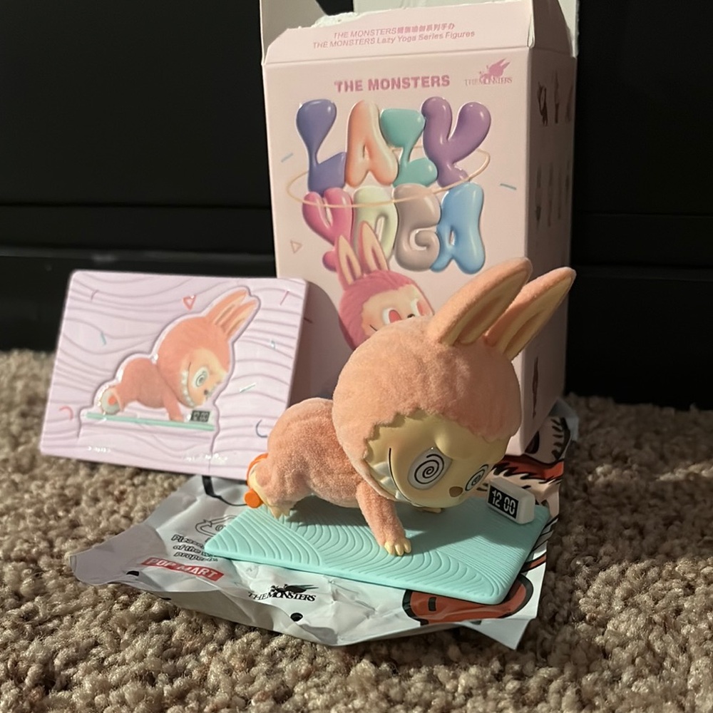 Lazy Yoga - Ab roller - Pink Action Figure by PopMart